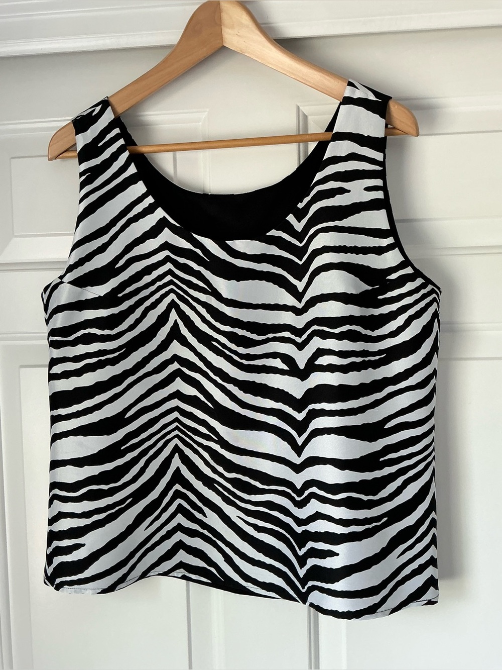 Neiman Marcus Reversible Silk Black & White Zebra-Print Sleeveless Tank XL
